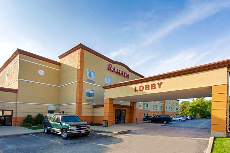Ramada By Wyndham Glendale Heights Lombard