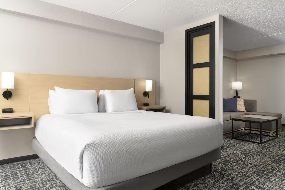 Down comforters, desk, laptop workspace, blackout drapes (1)