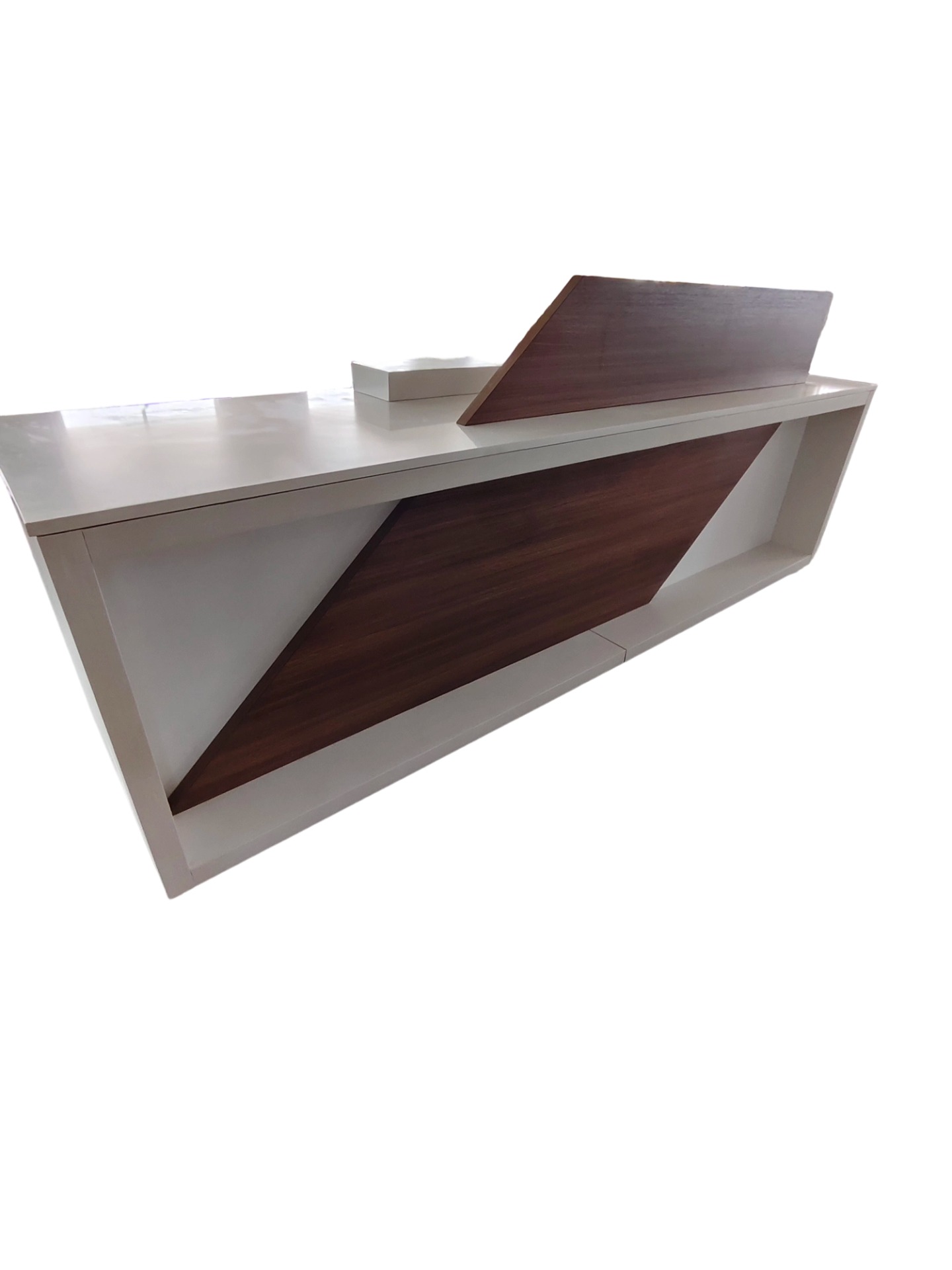 IHG Formula Blue brand-compliant check-in pod EXP2-217 featuring a modern dual-tone white and wood-grain geometric design.